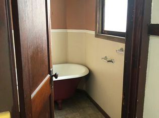 623 E 5th St APT B, Winona, MN 55987