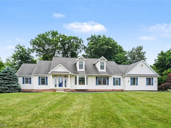 6304 Longspur Rd, Highland Heights, OH 44143