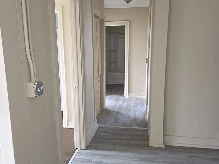 501 W 4th St #B — Photo 10