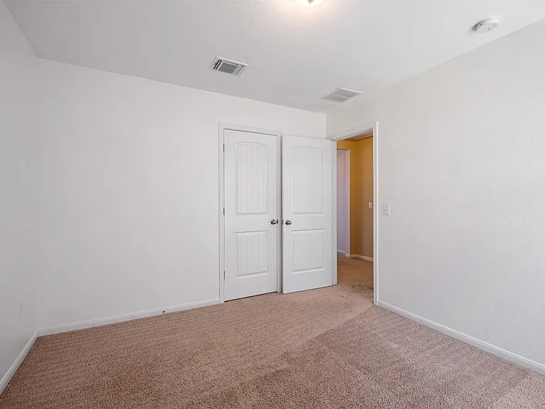118 Leona River Trl — Photo 43