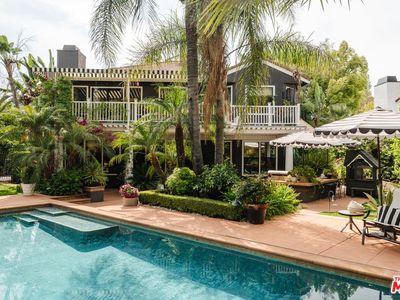 4146 Vicasa Dr, Calabasas, CA, 91302