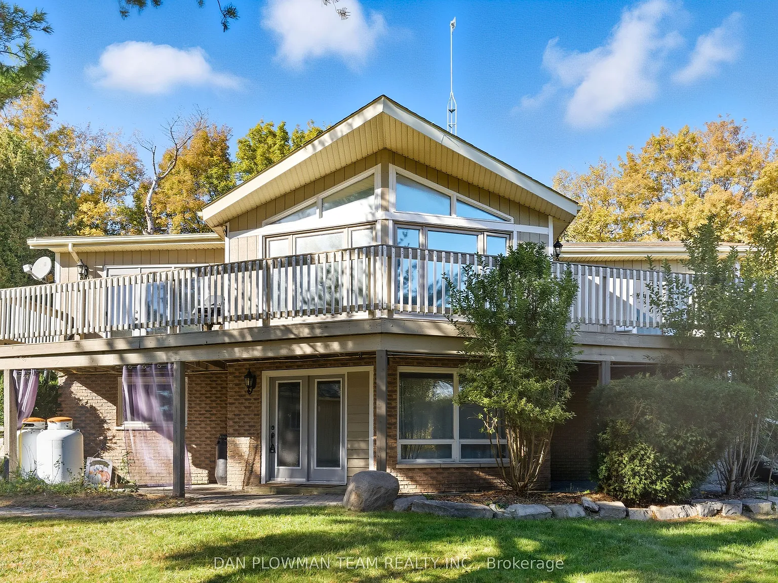 3 bed, $2,850 — Photo 1