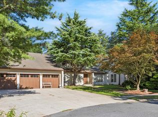 2 Woodstock Dr, Linwood, NJ 08221