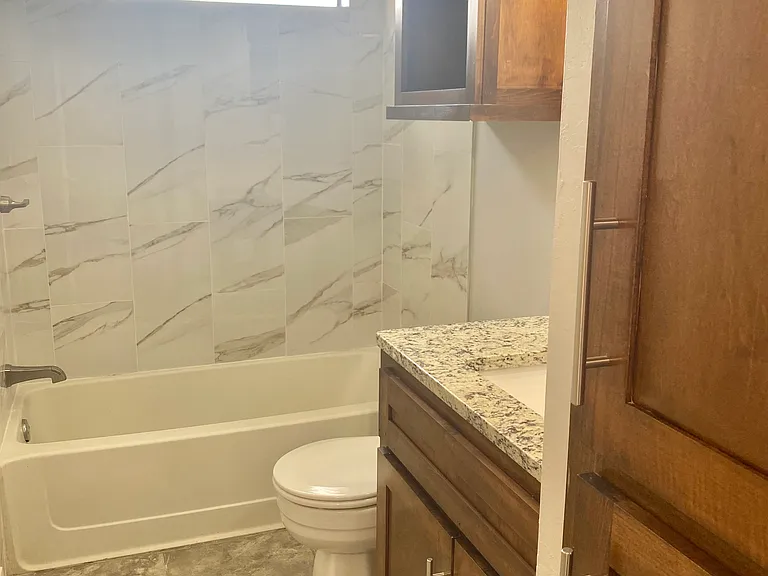 6824 NW Willow Springs Dr — Photo 20