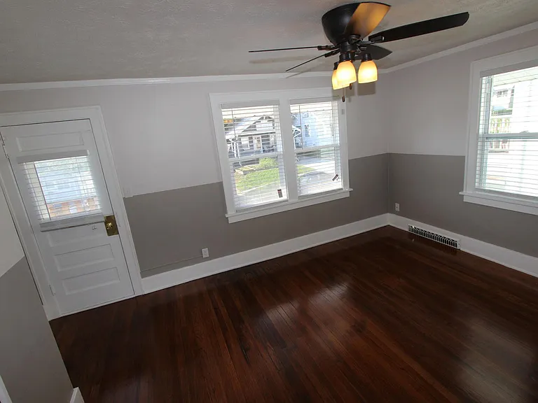 4816 Burt St #1/2-2 — Photo 34