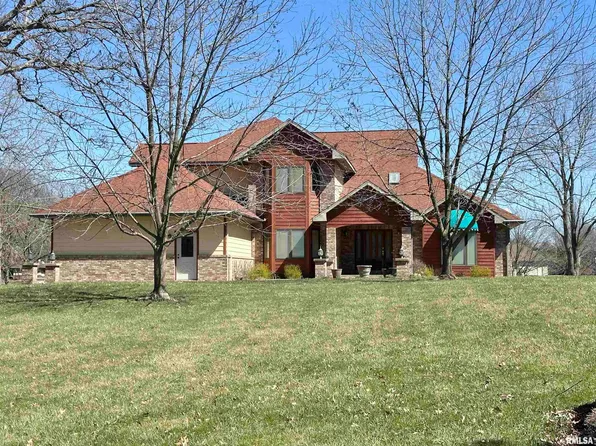 112 Lonergan Ln, Jacksonville, IL 62650