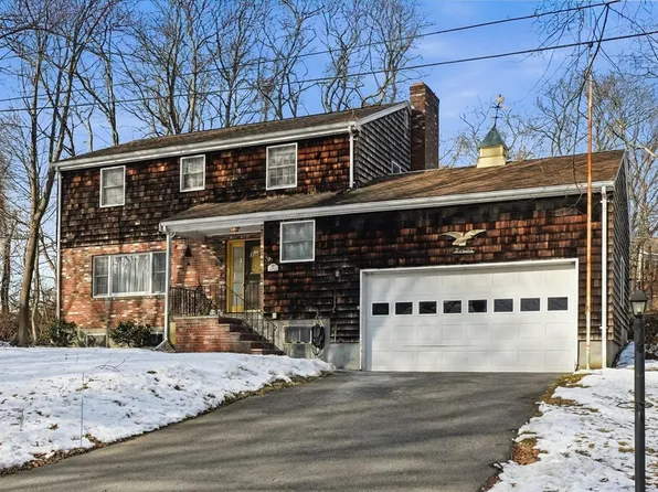 28 Surrey Rd, Salem, MA 01970