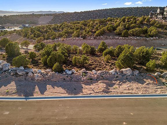 4th image of W Estate Dr #18