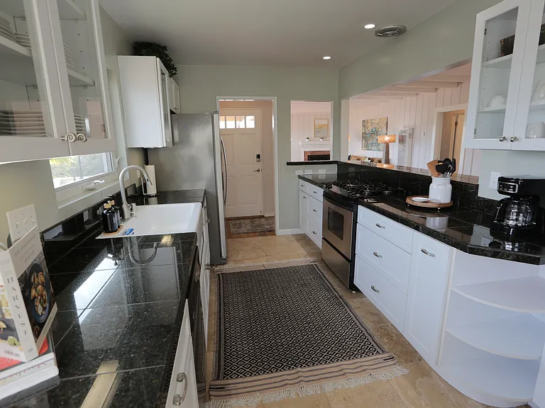 1656 Beryl St — Photo 3