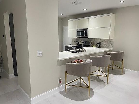 4th image of 9545 N Vermosa Lane #433-5