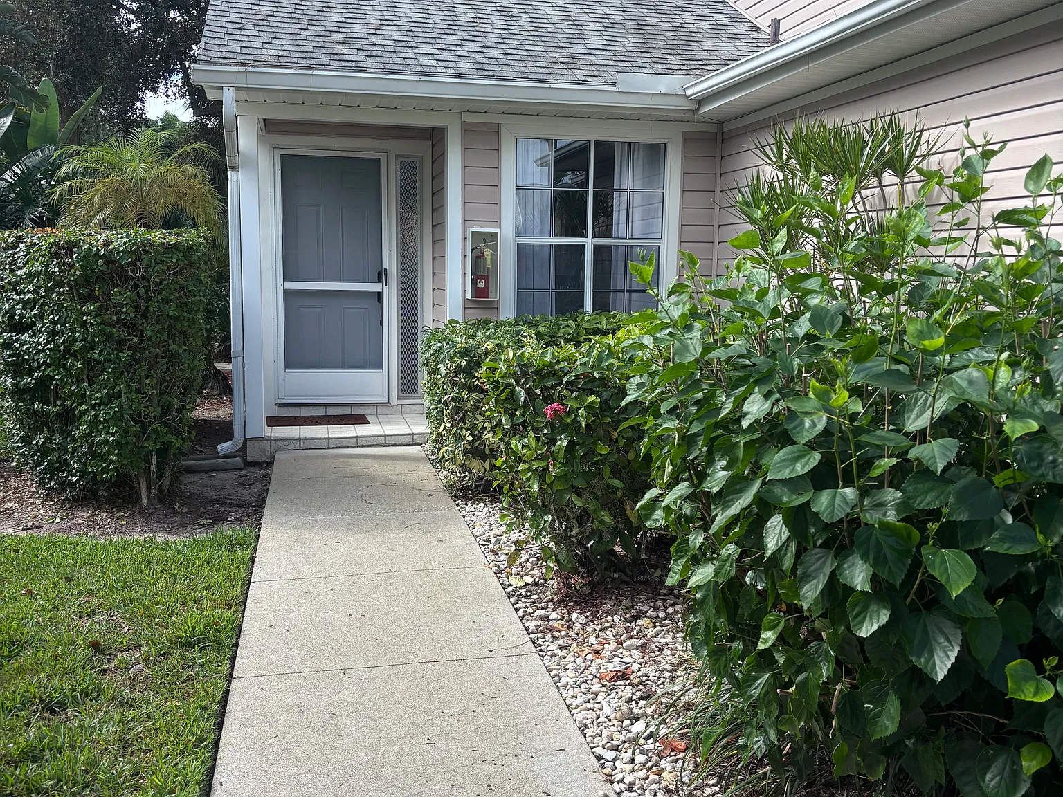 2 bed, 1000 sqft, $4,500 — Photo 3