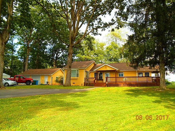 Detached 2 car garage