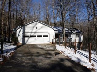 138 E White Pine Rd, Hendersonville, NC 28739