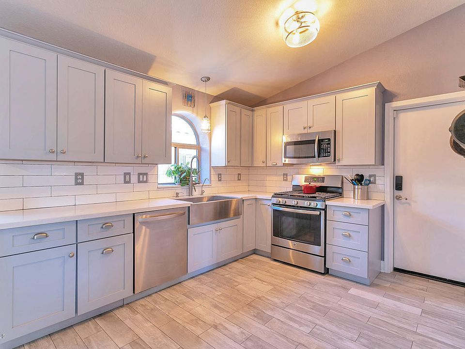1st image of 20913 N 37th Pl
