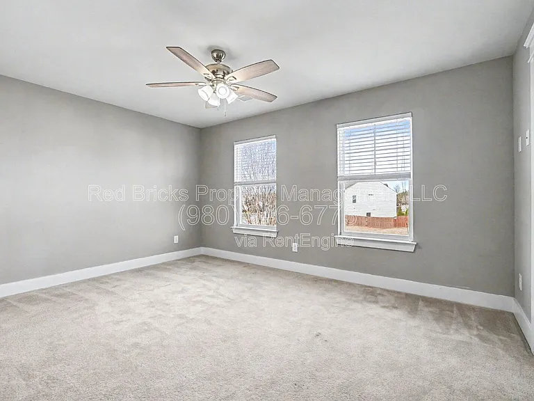 149 Kingston Dr — Photo 18