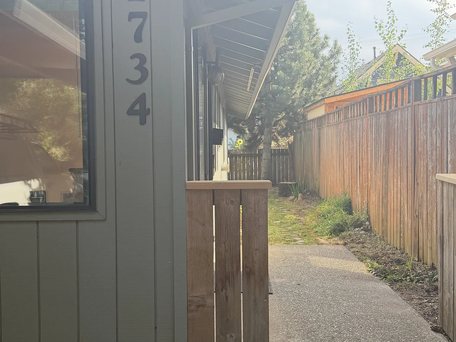 2 bed, 900 sqft, $2,100 — Photo 1