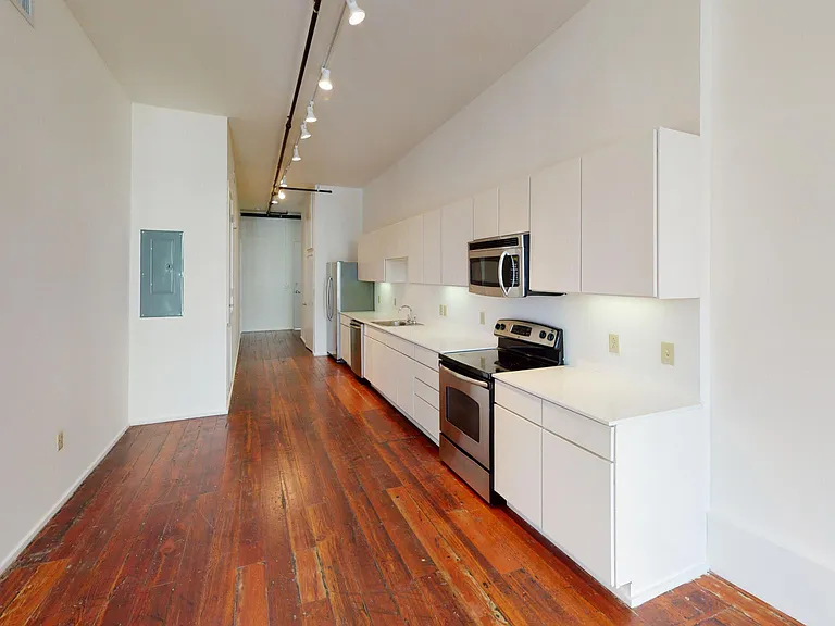 509 Baronne St #101 — Photo 10
