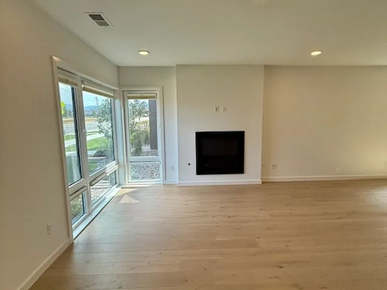 2957 S 27th Ave — Photo 5