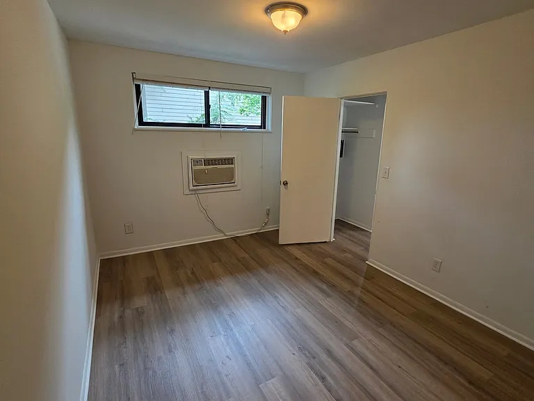 1136 Highland St #F — Photo 6