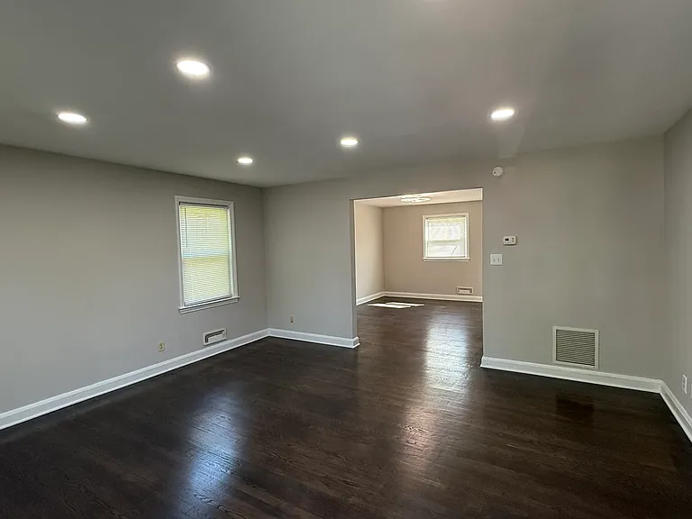 1104 Harwall Rd — Photo 1
