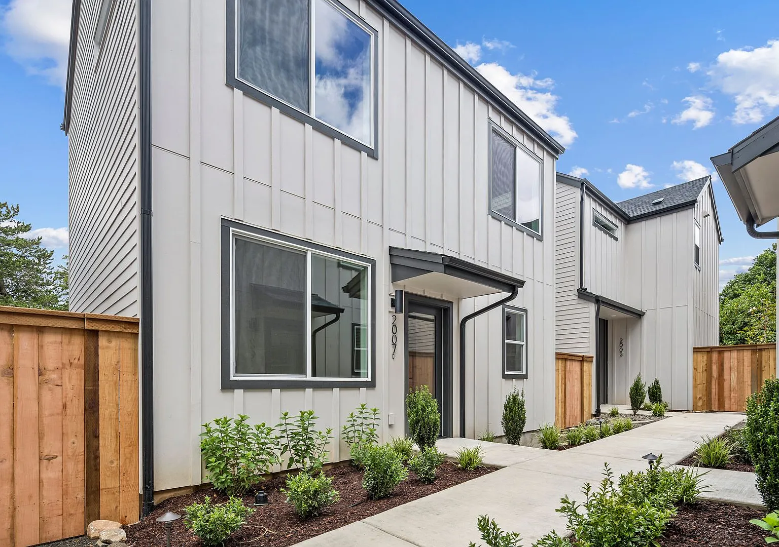 Modern South Portland Living | Beautifully Designed Home in a Prime Location - Available Now! — Photo 1