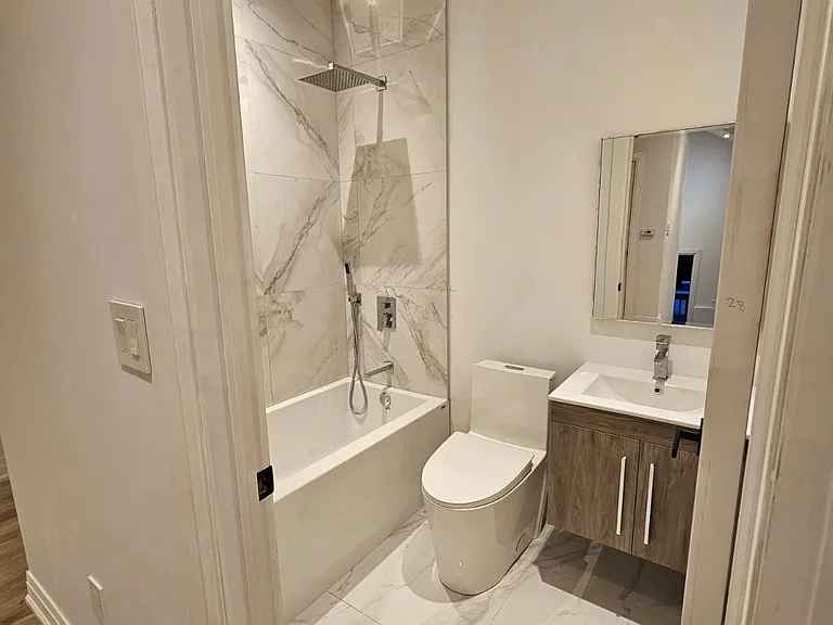 271 Parkwood Ave — Photo 18