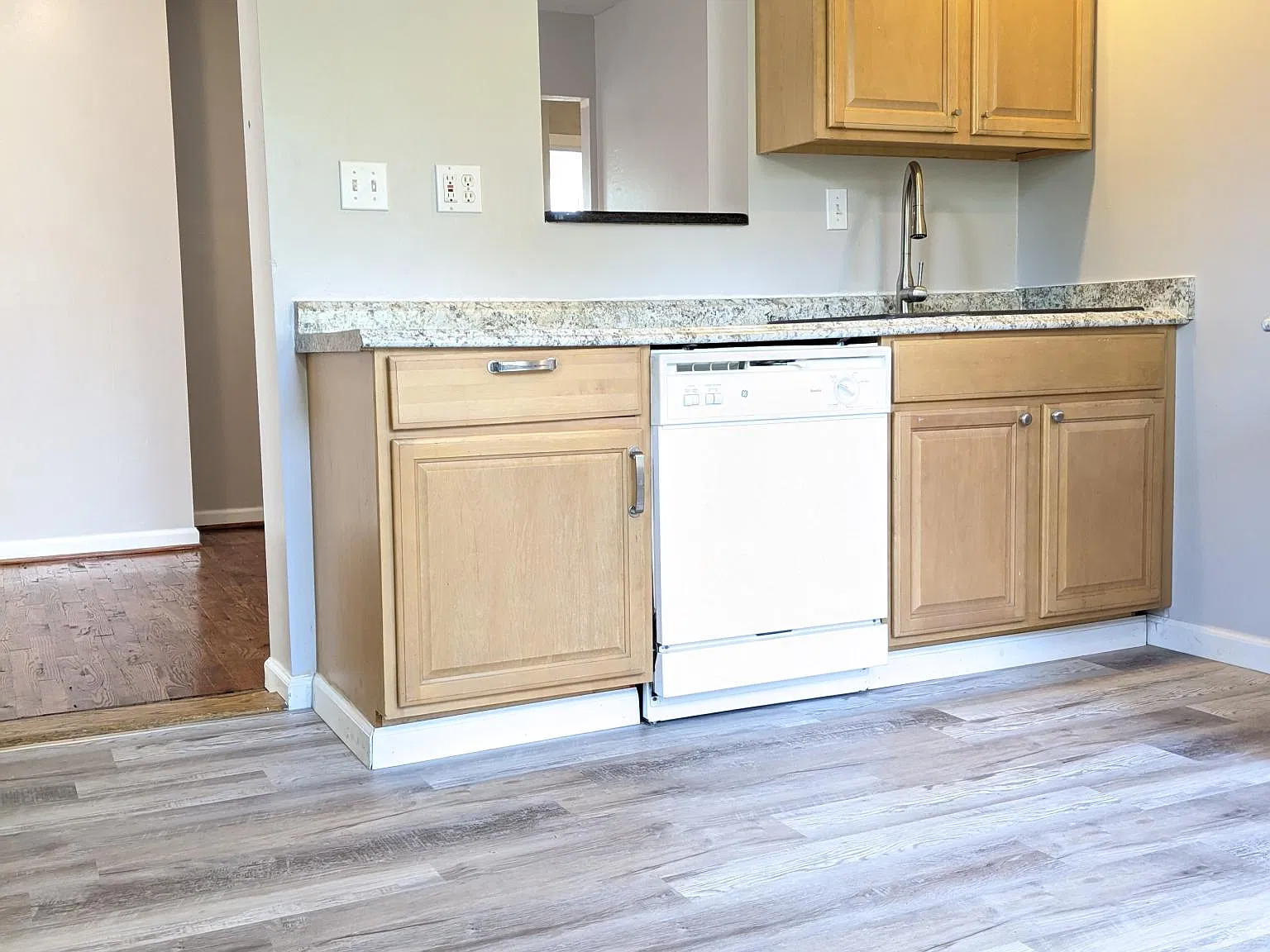 7 bed, 2574 sqft, $3,495 — Photo 4