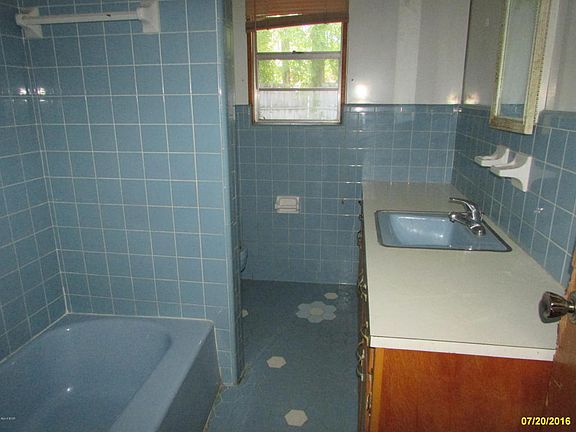 5th image of 2755 Jefferson St