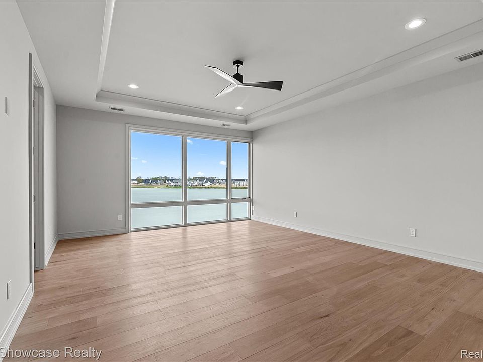 2559 Crystal Lake Dr, photo 14