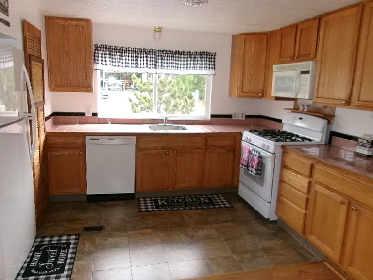5615 E Woodcross Dr — Photo 3
