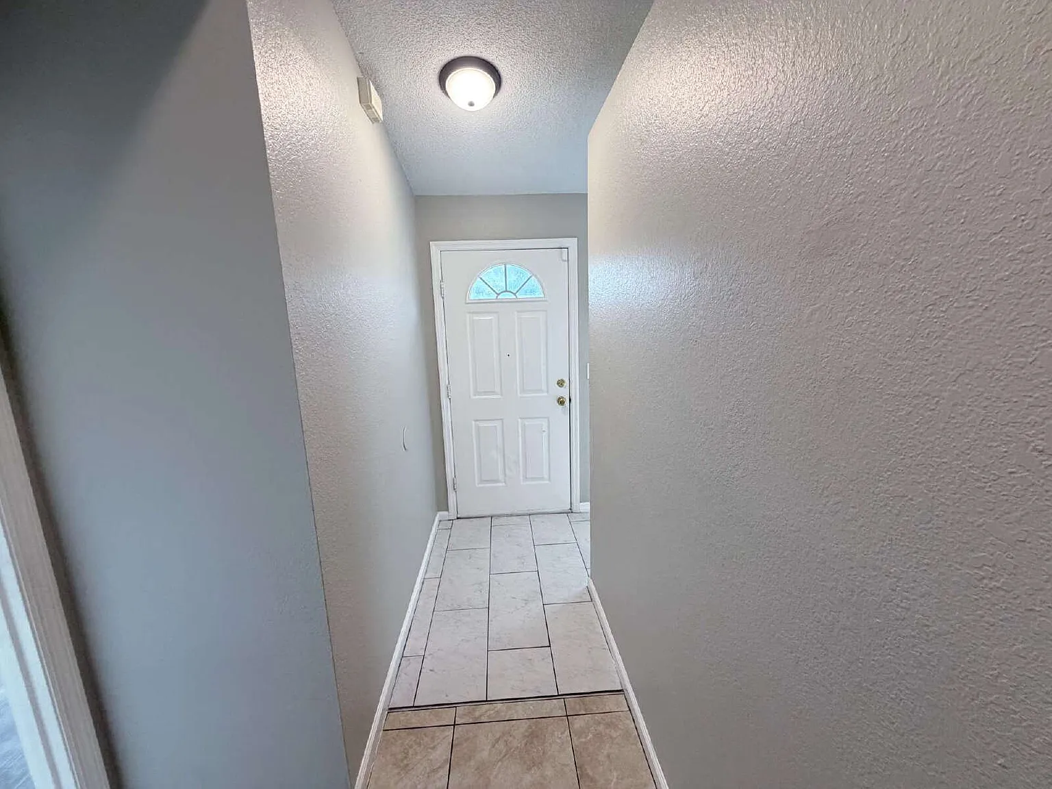 4 bed, 2.0 bath, 1338 sqft, $1,950 — Photo 2