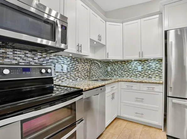 7711 Ashmont #215, Tamarac, FL 33321