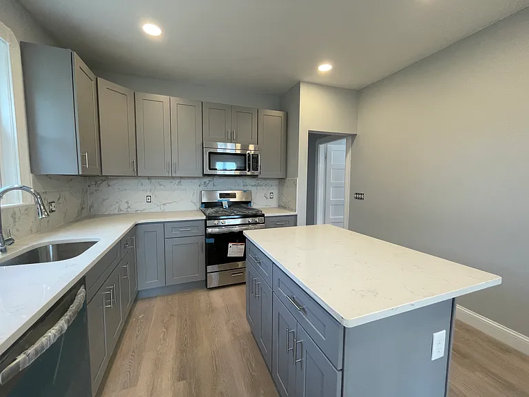 44 Ashley St #2 — Photo 3