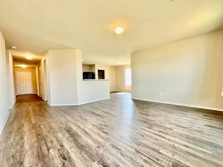 4401 Olympic Dr — Photo 5