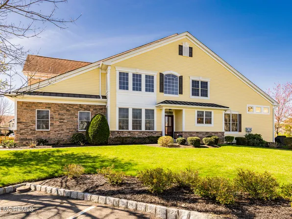 20 Majestic Drive, Tinton Falls, NJ 07724