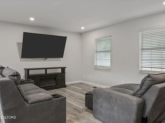 5th image of 3046 Johnston Rd
