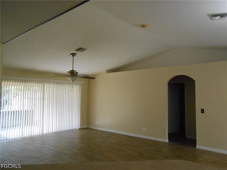 1221 Belair St E — Photo 7