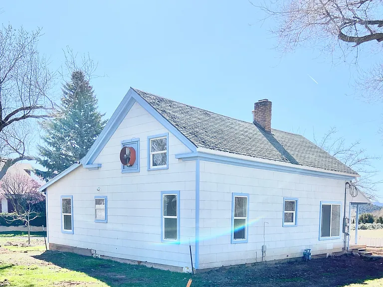 155 E 100 S — Photo 9