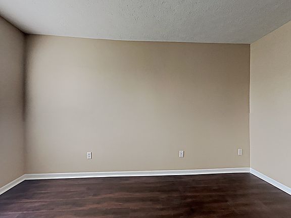 2nd image of 5720 Petersburg Pkwy