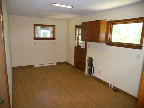 5th image of 20551 Russ St