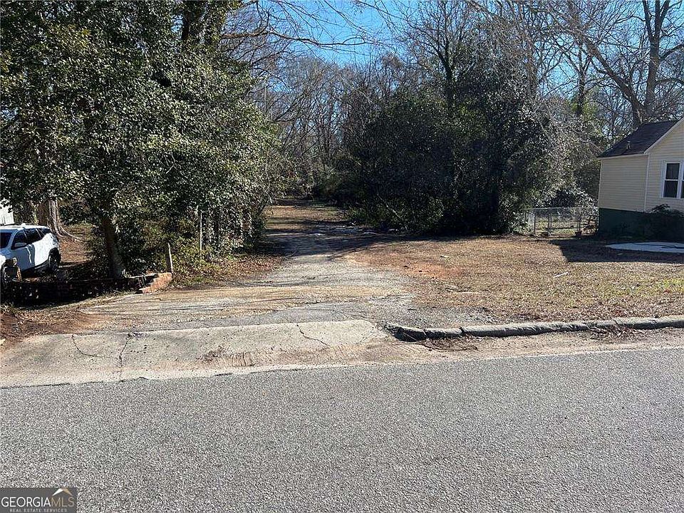 1st image of 14 Hamilton Bohannon Dr