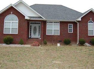 430 Bob Perry Rd, Bethpage, TN 37022
