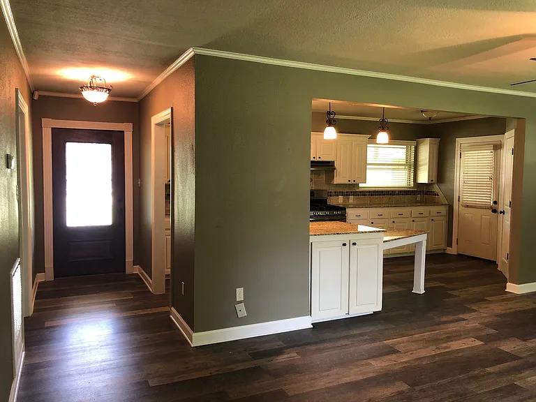 368 Oak St — Photo 8