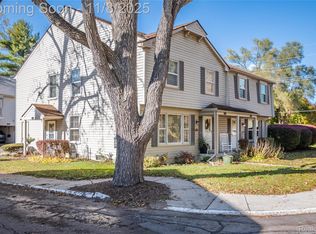 2171 Park Place Dr, Walled Lake, MI 48390