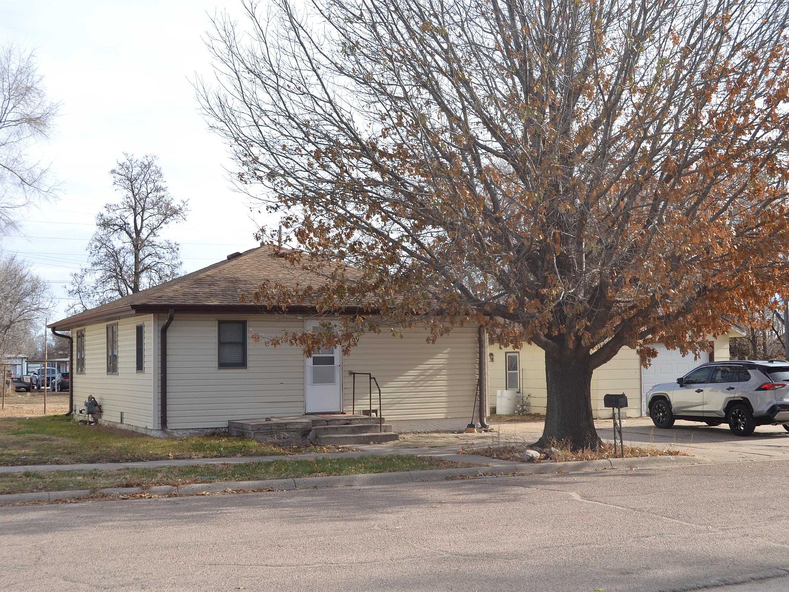 107 & 109 10th St E, Mc Cook, NE 69001 MLS 33487 Zillow