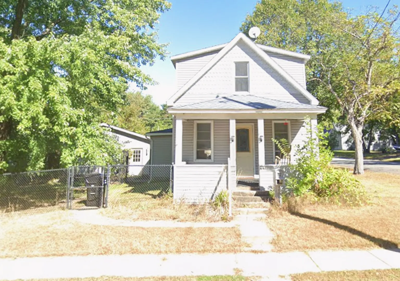 3 Bedroom / 2 Bath Single Family Home — Photo 1