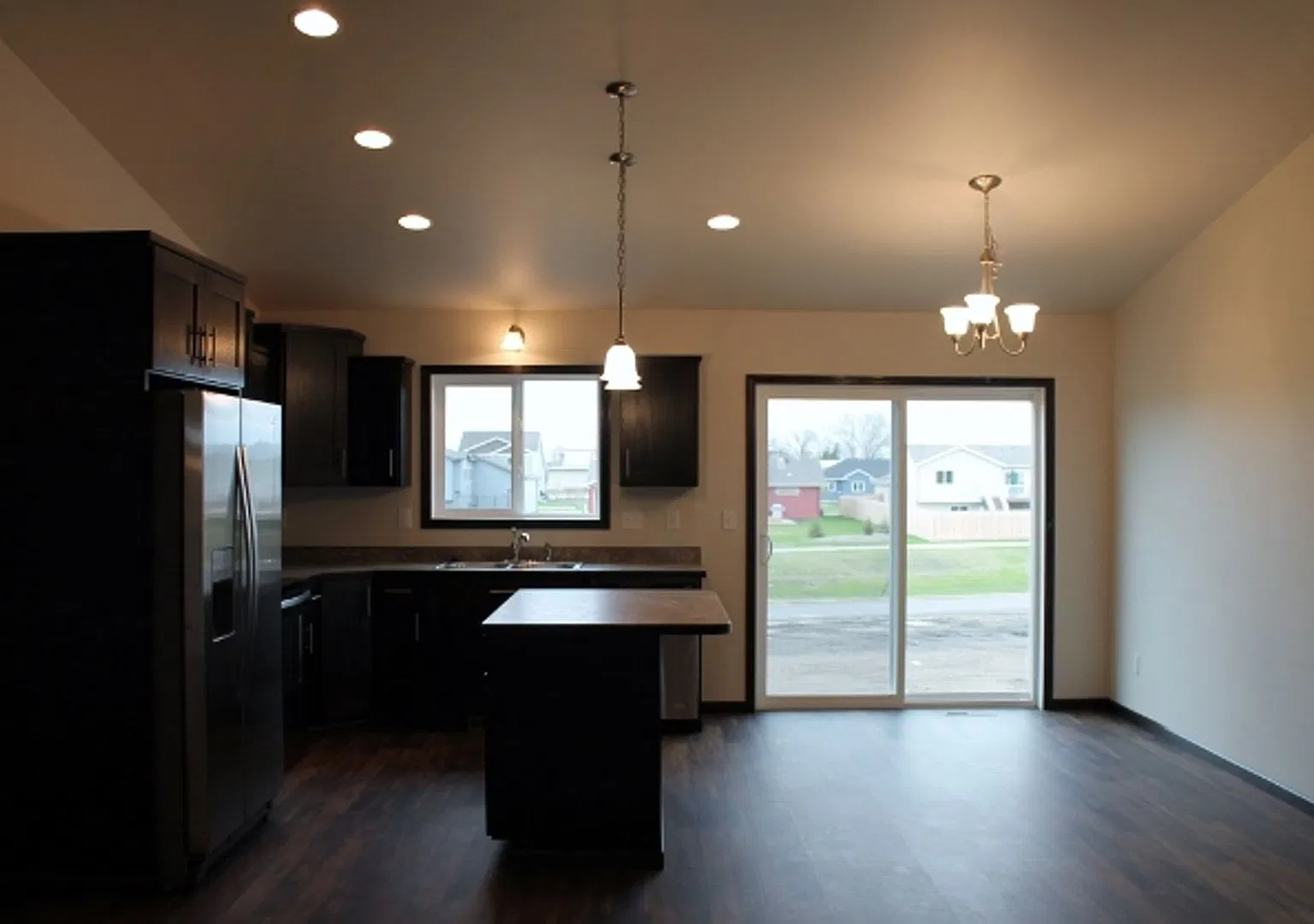 3 Bed 2 Bath Single Family Home — Photo 2