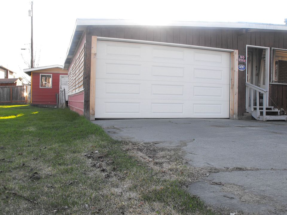 2nd image of 2932 Rose St