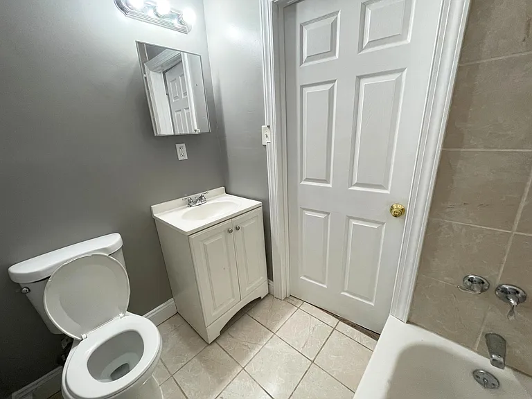 1934 W Ontario St #2 — Photo 8