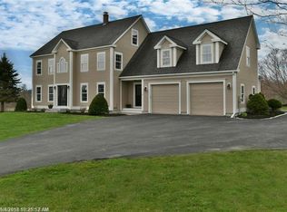 4 Hoylake Cir, Falmouth, ME 04105